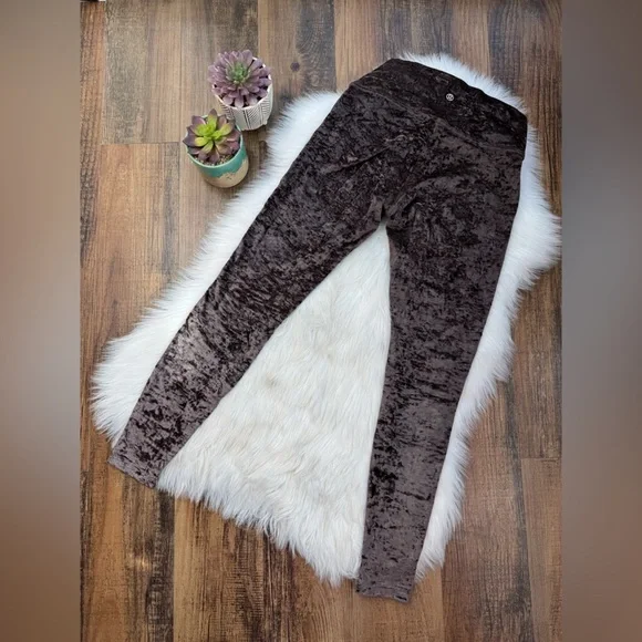 Lululemon "WUNDER LOUNGE" VELVET LEGGINGS Brown Size 8